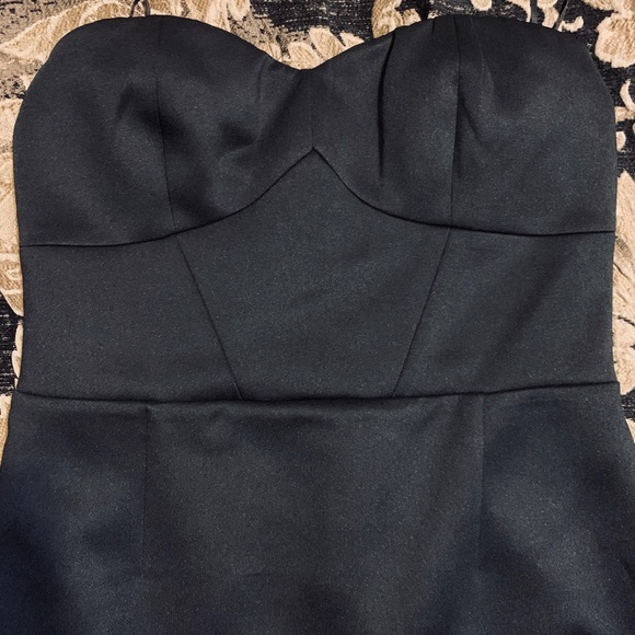 BN EXPRESS BLACK STRAPLESS SCUBA FLOUNCE DRESS SZ4 - Picture 4 of 8